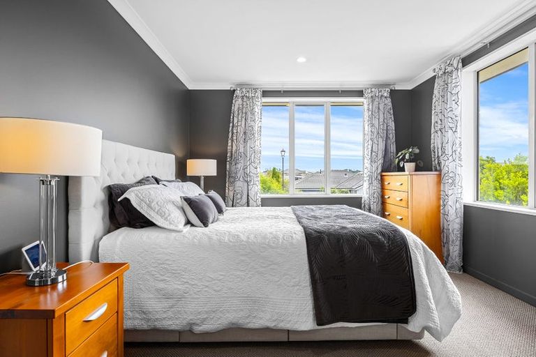 Photo of property in 17 Westpark Drive, Burnside, Christchurch, 8053