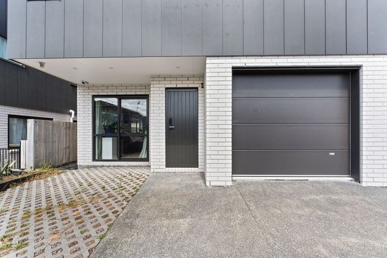 Photo of property in 222c Pakuranga Road, Pakuranga Heights, Auckland, 2010