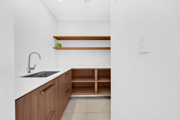 Photo of property in 5 Hooton Drive, Huapai, Kumeu, 0810