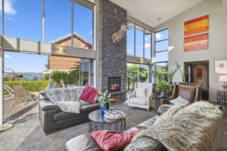 Photo of property in 1/10 Krissell Place, Acacia Bay, Taupo, 3330