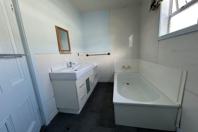 Photo of property in 30 Derby Street, Westport, 7825