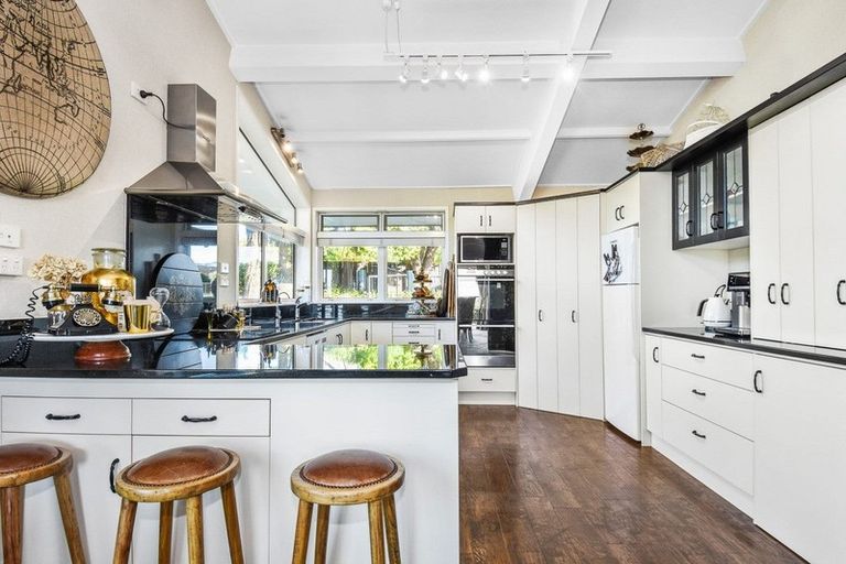 Photo of property in 37 Brookfield Terrace, Brookfield, Tauranga, 3110