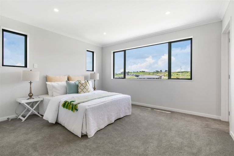 Photo of property in 38 Longshore Drive, Long Bay, Auckland, 0630