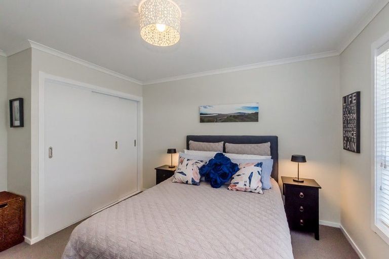Photo of property in 44 Rewarewa Crescent, Waikanae, 5036