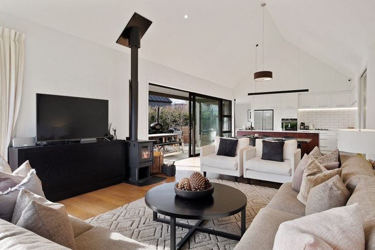 Photo of property in 54 Falconer Rise, Jacks Point, Queenstown, 9371