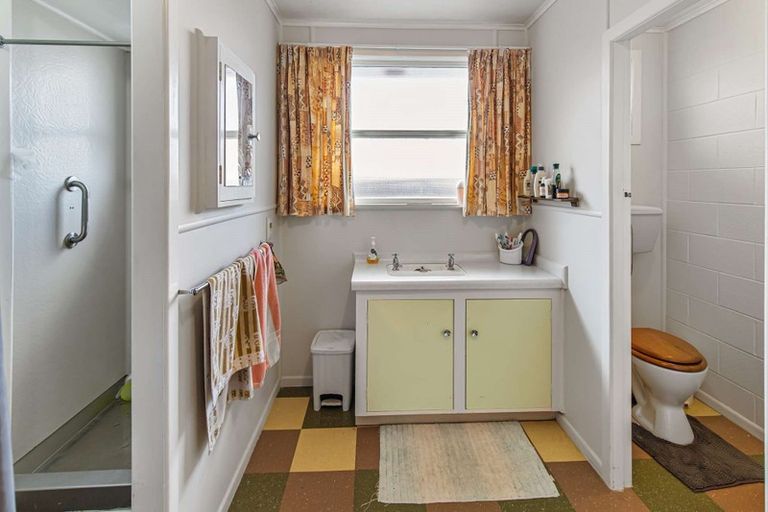 Photo of property in 2/11 Bryce Street, Cambridge, 3434