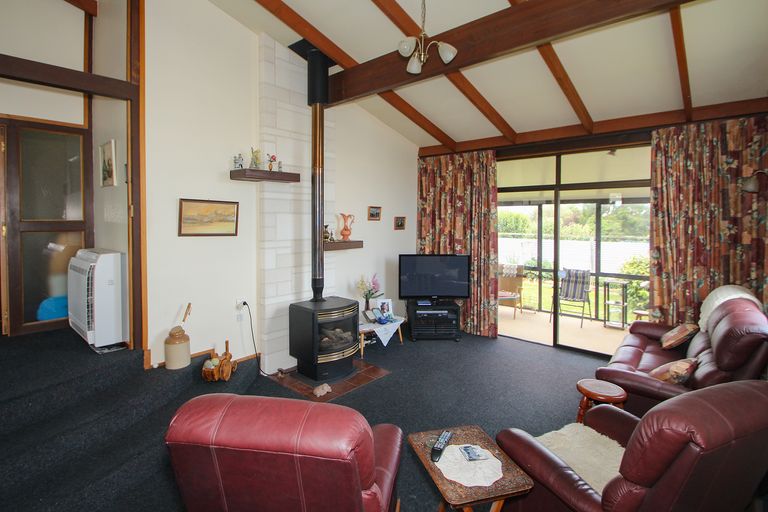 Photo of property in 28 Charles Street, Weston, Oamaru, 9401