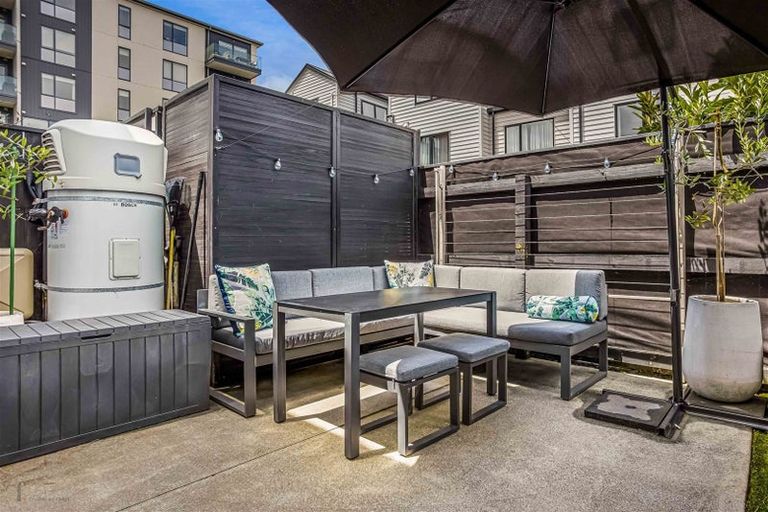 Photo of property in 8 Uku Lane, Hobsonville, Auckland, 0616