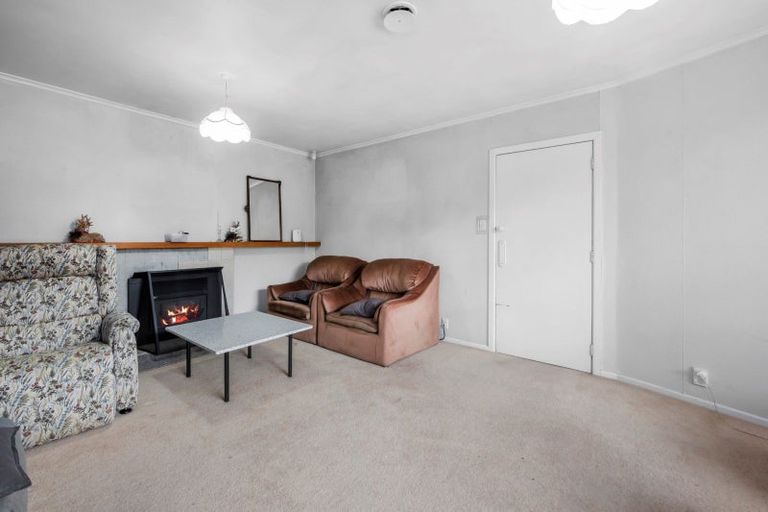 Photo of property in 2/22 Hillcrest Avenue, Hillcrest, Auckland, 0627