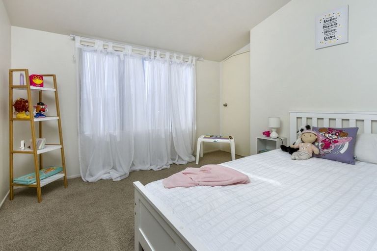 Photo of property in 3a Domain Road, Weymouth, Auckland, 2103