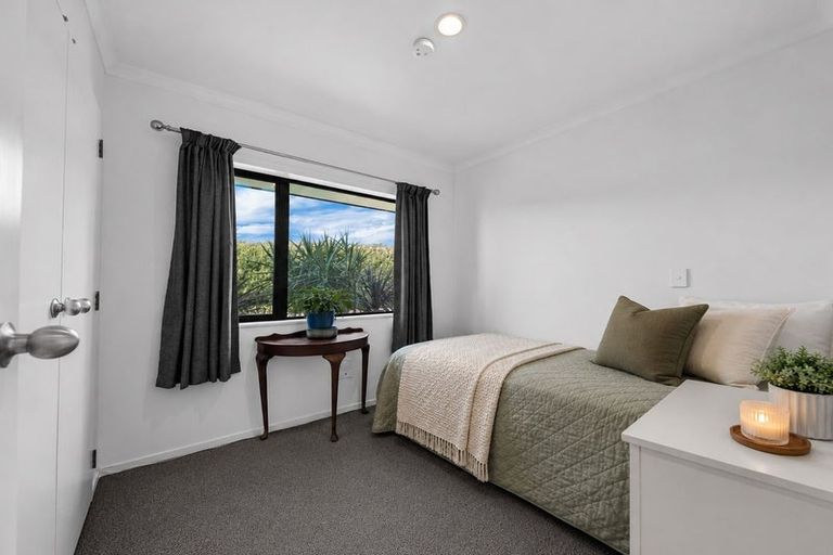 Photo of property in 26 Magnolia Drive, Waiuku, 2123