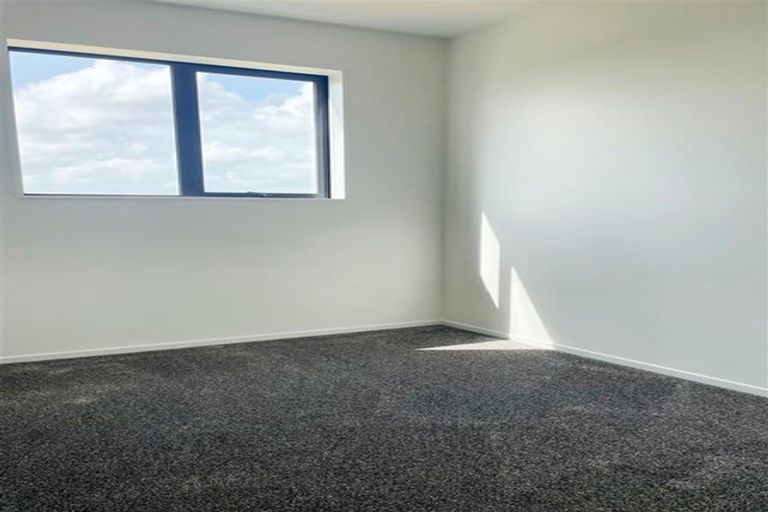 Photo of property in 6 Harikoa Way, Karaka, 2113