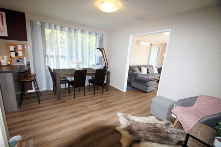 Photo of property in 2/14 Momorangi Crescent, Redwood, Christchurch, 8051