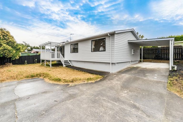 Photo of property in 1/11 Brookfield Road, Te Atatu Peninsula, Auckland, 0610