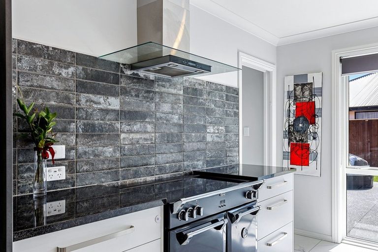 Photo of property in 66 Watkins Drive, Rangiora, 7400