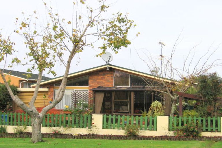 Photo of property in 21a Thorburn Avenue, Red Beach, 0932