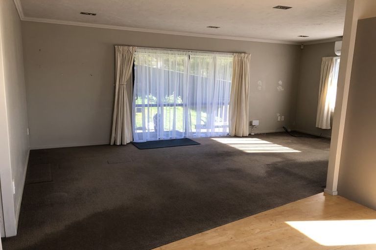 Photo of property in 15 Fenchurch Grove, Stokes Valley, Lower Hutt, 5019