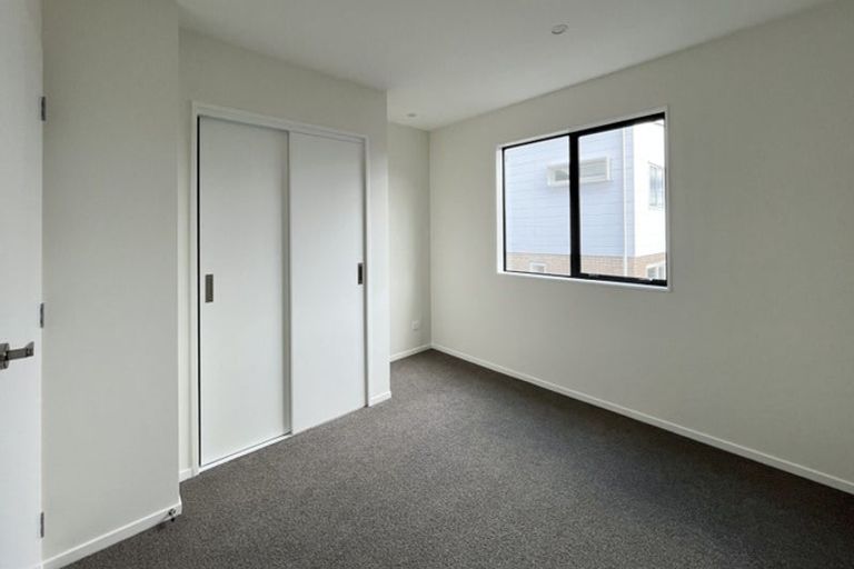 Photo of property in 4 Hoopers Road, Glen Eden, Auckland, 0602