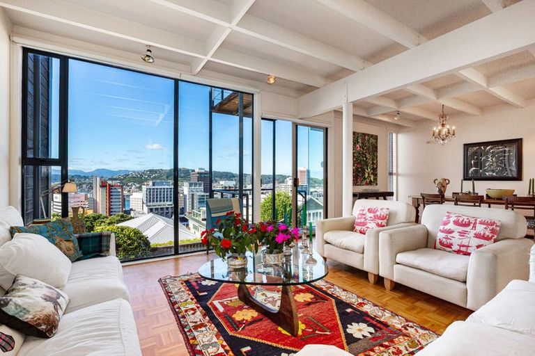 Photo of property in 25 Clermont Terrace, Kelburn, Wellington, 6012