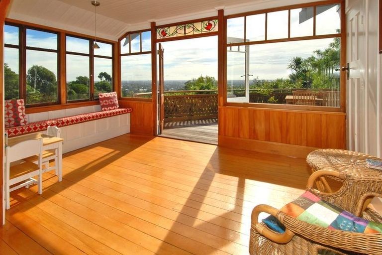 Photo of property in 67 Hackthorne Road, Cashmere, Christchurch, 8022