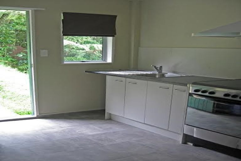 Photo of property in 21a Cotswold Crescent, Newlands, Wellington, 6037