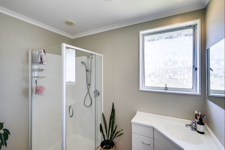 Photo of property in 35 Gilmour Place, Taradale, Napier, 4112