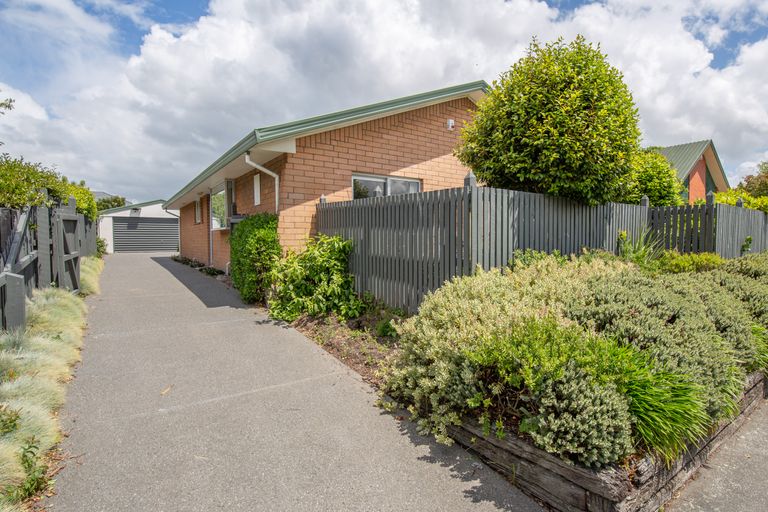 Photo of property in 5 Sayers Crescent, Ilam, Christchurch, 8041