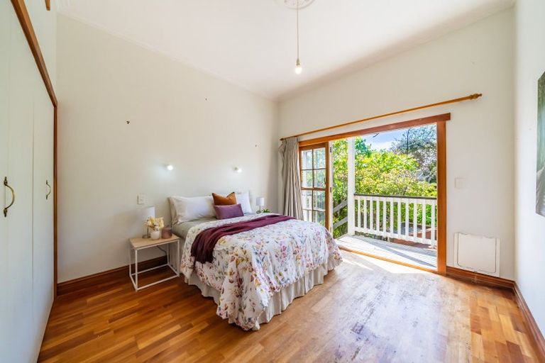 Photo of property in 17 Paremata Crescent, Paremata, Porirua, 5024