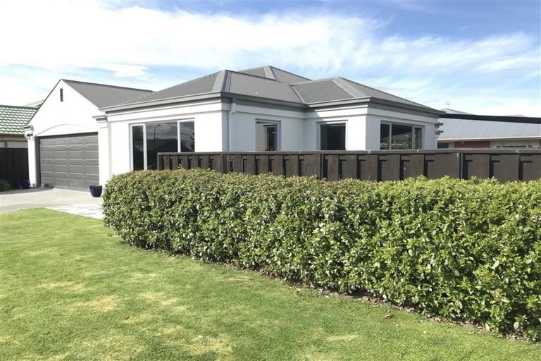 Photo of property in 25 Beechwood Drive, Northwood, Christchurch, 8051