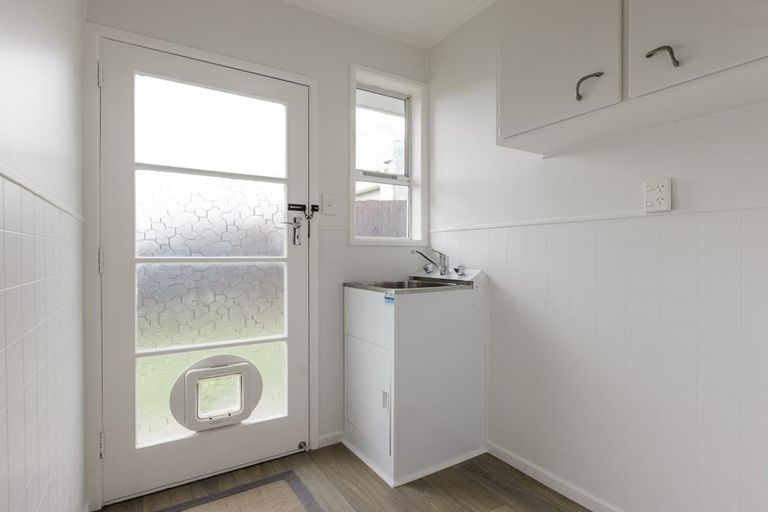 Photo of property in 18 Captain Scott Road, Glen Eden, Auckland, 0602