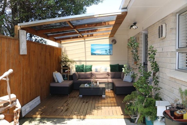 Photo of property in 2/109 Fitzroy Street, Papatoetoe, Auckland, 2104