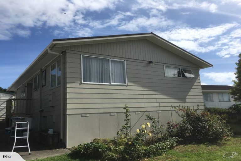 Photo of property in 27 Lisa Rise, Half Moon Bay, Auckland, 2012