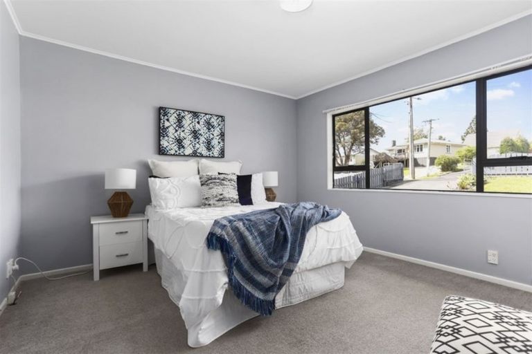 Photo of property in 46 Glen Marine Parade, Glendene, Auckland, 0602