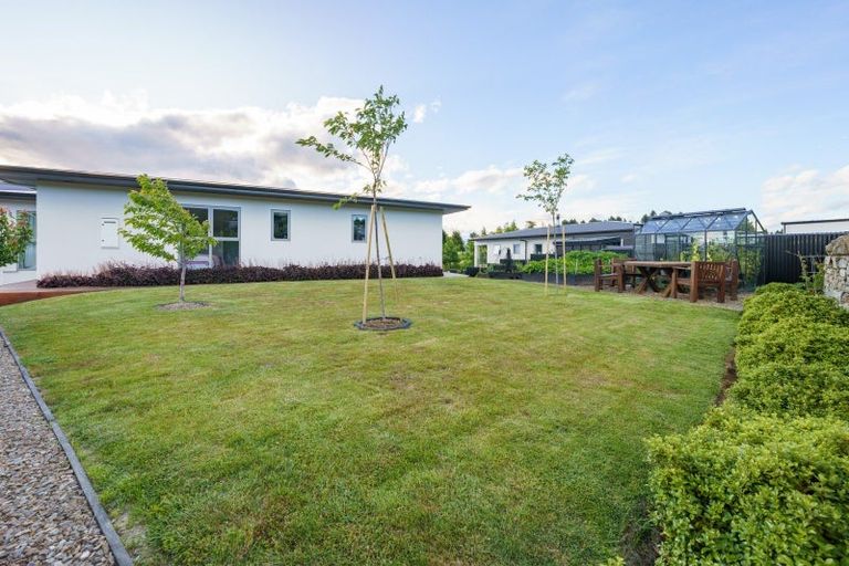 Photo of property in 10 Bevan Place, Wanaka, 9305