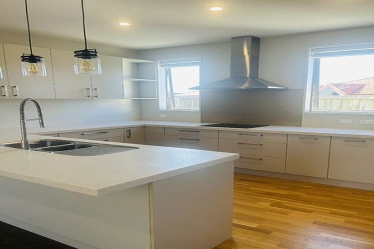 Photo of property in 10 Pakura Street, Pegasus, 7612