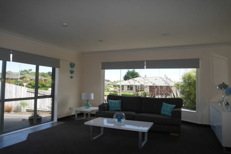 Photo of property in 151 Realm Drive, Paraparaumu, 5032