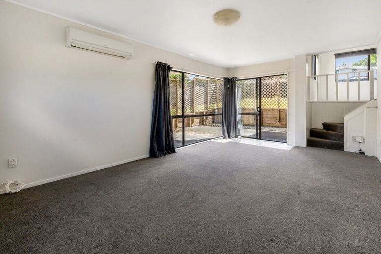 Photo of property in 1/42 Lexington Drive, Botany Downs, Auckland, 2010