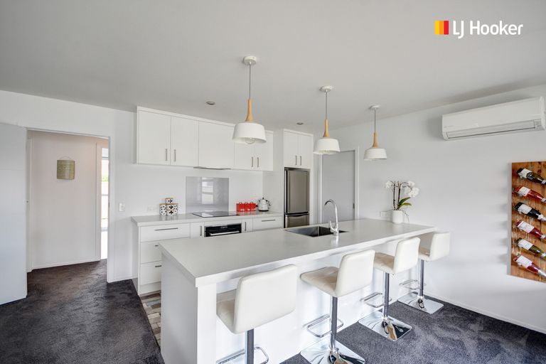 Photo of property in 8 Roblyn Place, Mosgiel, 9024