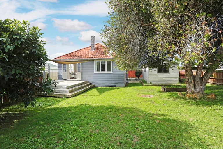 Photo of property in 20 Church Street, Tuakau, 2121
