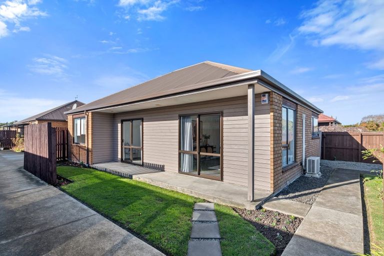 Photo of property in 16a Kowhai Avenue, Rangiora, 7400