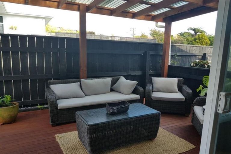 Photo of property in 23 Awanui Street, Merrilands, New Plymouth, 4312