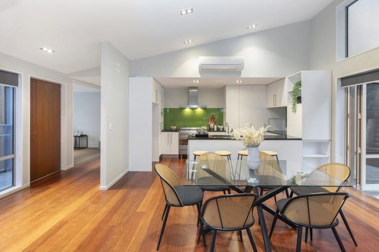 Photo of property in 10 Maurice Knowles Lane, Cashmere, Christchurch, 8022