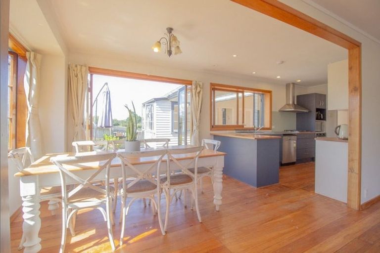 Photo of property in 11 Ramwall Place, Weymouth, Auckland, 2103