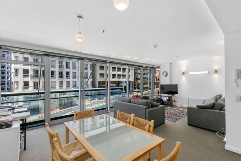 Photo of property in Montreaux Apartments, 1i/164 The Terrace, Wellington Central, Wellington, 6011