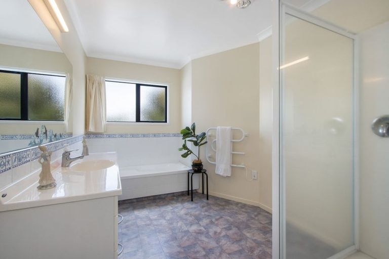 Photo of property in 8 Bransley Grove, Katikati, 3129