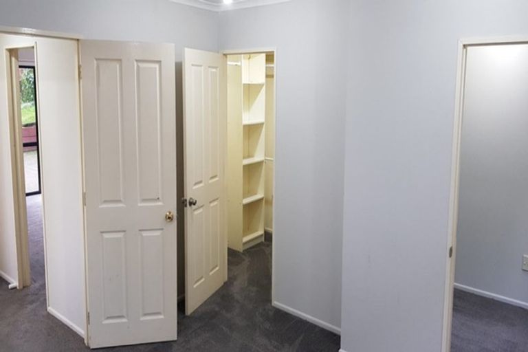 Photo of property in 39 Ribbonwood Crescent, Goodwood Heights, Auckland, 2105