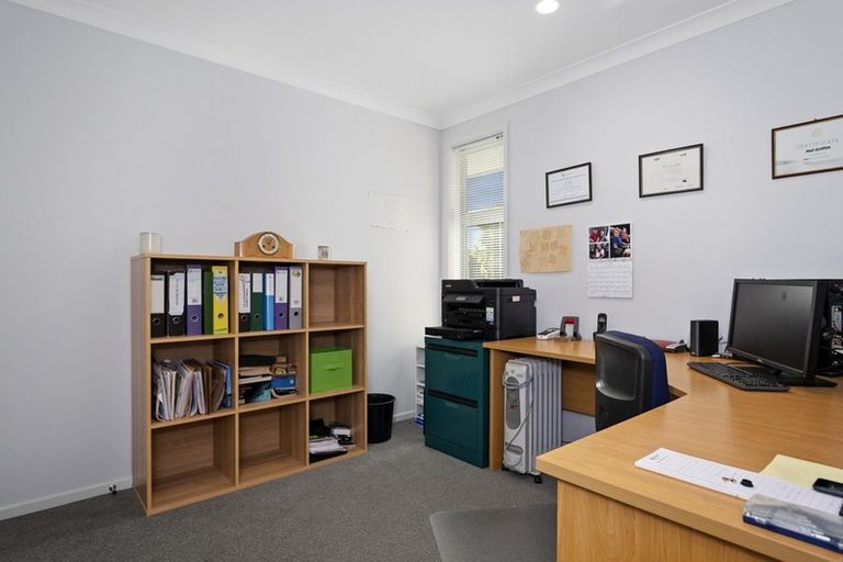 Photo of property in 6 Fairfax Crescent, Pyes Pa, Tauranga, 3112