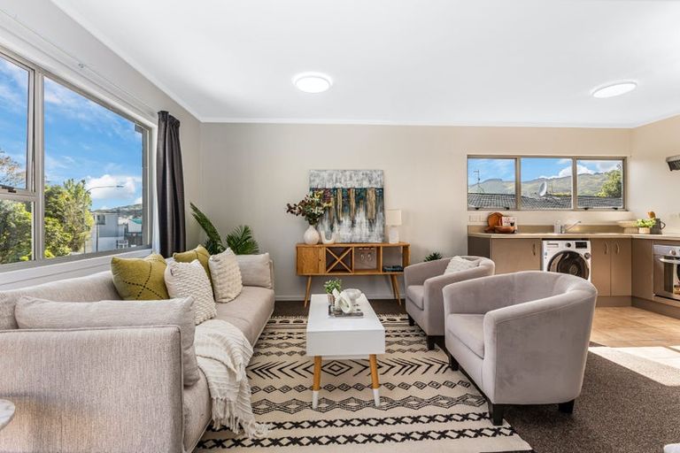 Photo of property in 6/126 Redwood Avenue, Tawa, Wellington, 5028