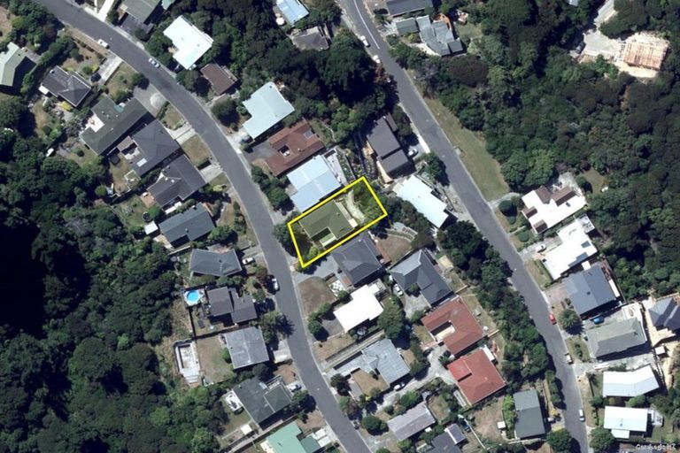 Photo of property in 105 Kahu Road, Paremata, Porirua, 5024