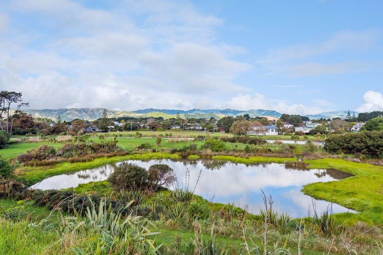 Photo of property in 133 Weggery Drive, Waikanae Beach, Waikanae, 5036